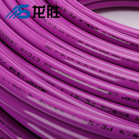 地?zé)徜伒匕搴眠€是地磚好？4大點(diǎn)全方位評(píng)測(cè)助你選擇！