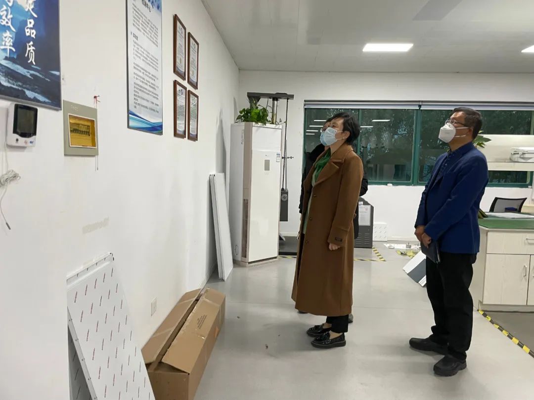 松江區(qū)副區(qū)長及政府眾領導蒞臨龍勝走訪調研